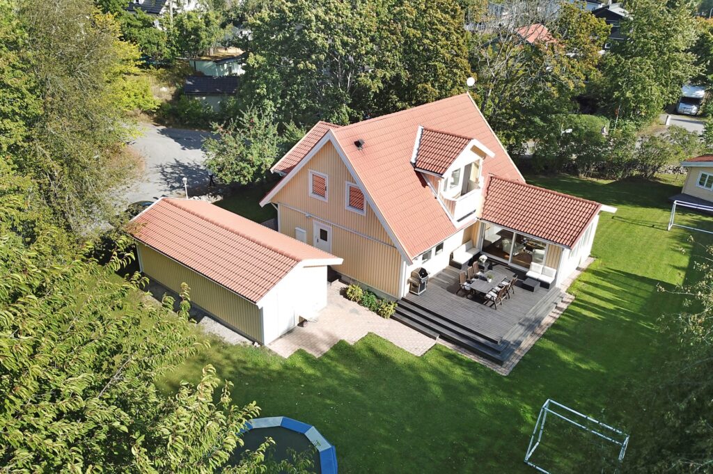 omlaggning tegeltak villa saltsjo boo nacka.jpg